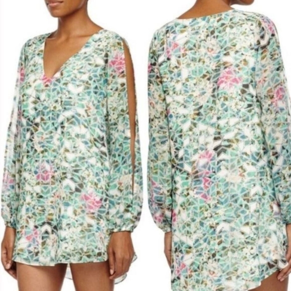 Lovers and Friends x REVOLVE Gracie Split Sleeves Mini Dress in Ishop si… - Picture 2 of 10